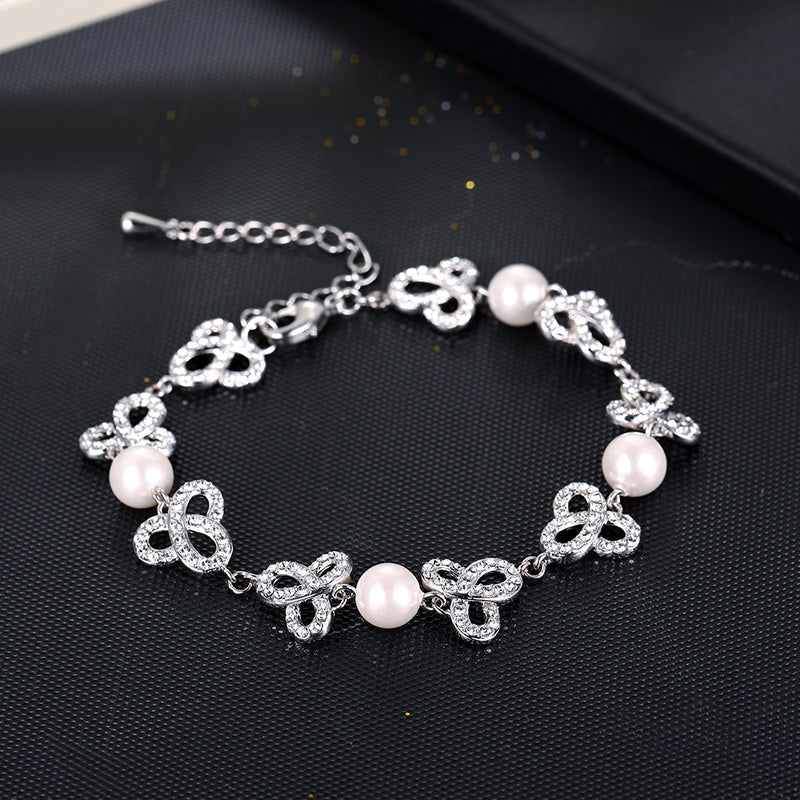 Hollow Floral Pattern Bracelet