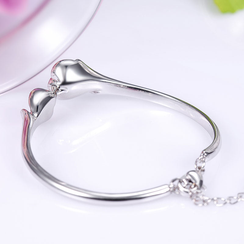 Heart-shaped bracelet