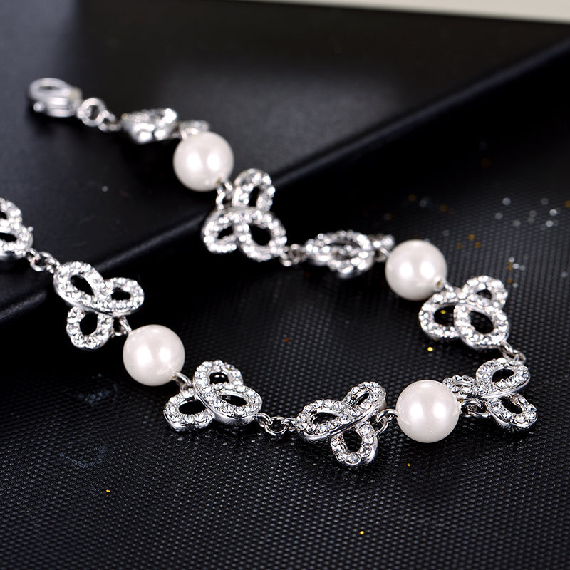 Hollow Floral Pattern Bracelet