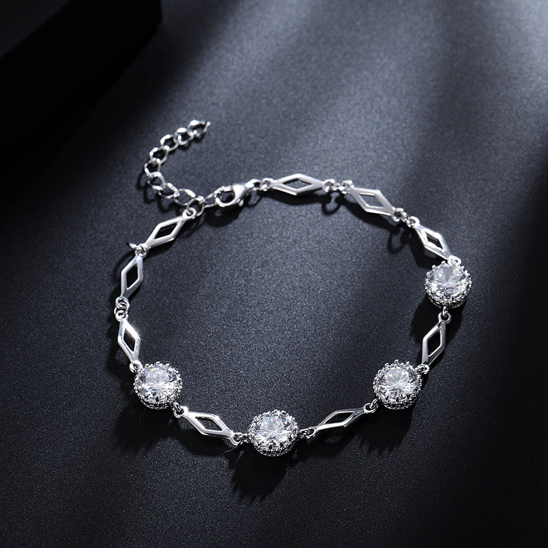 Fashionable Minimalist Wrist Jewelry